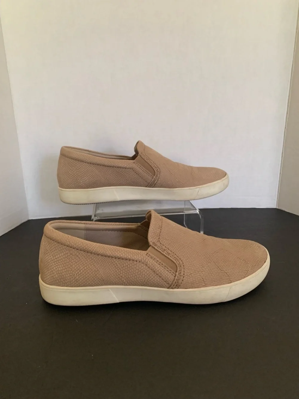 Naturalizer Loafers Women’s 10M Tan Slip-On Textured Leather Padded Insole
